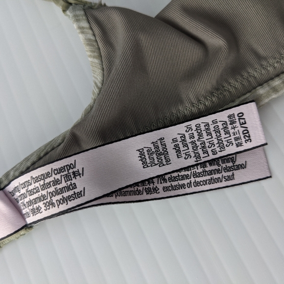 Victoria's Secret Convertible Padded Plunge Push Up Bra - 32 D - Picture 3 of 7